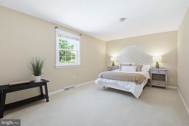 1349 COUNTRY CLUB DR, Lancaster, PA 17601