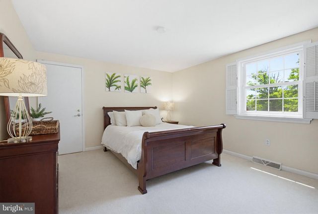 1349 COUNTRY CLUB DR, Lancaster, PA 17601