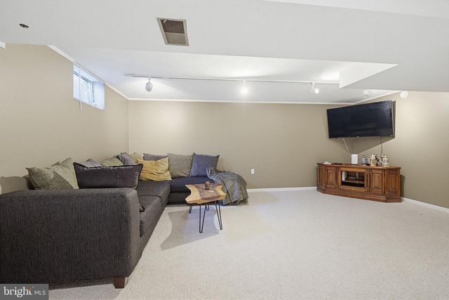 1349 COUNTRY CLUB DR, Lancaster, PA 17601