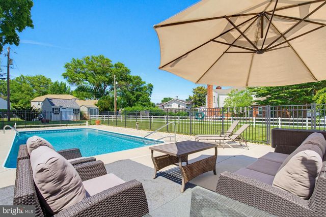 1349 COUNTRY CLUB DR, Lancaster, PA 17601