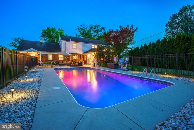 1349 COUNTRY CLUB DR, Lancaster, PA 17601