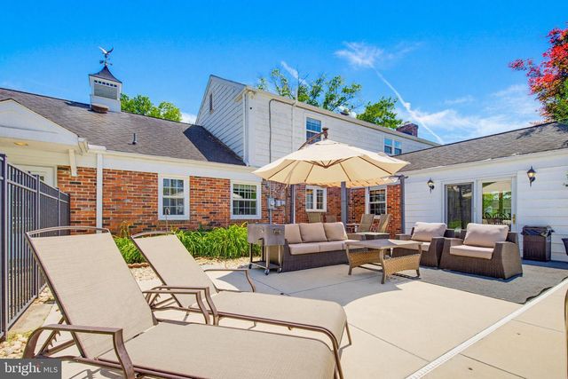 1349 COUNTRY CLUB DR, Lancaster, PA 17601