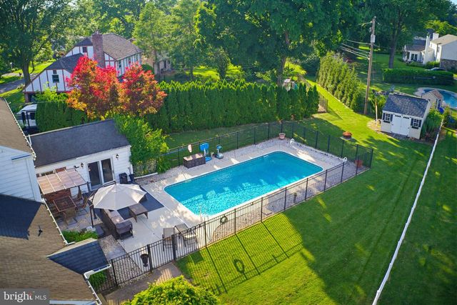 1349 COUNTRY CLUB DR, Lancaster, PA 17601