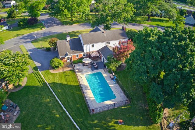 1349 COUNTRY CLUB DR, Lancaster, PA 17601