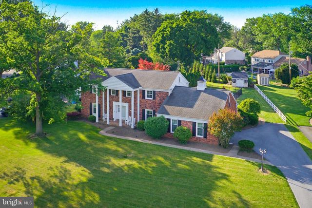 1349 COUNTRY CLUB DR, Lancaster, PA 17601