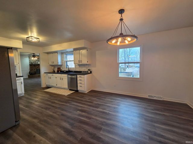 7699 Georgia Lane, Newburgh, IN 47630