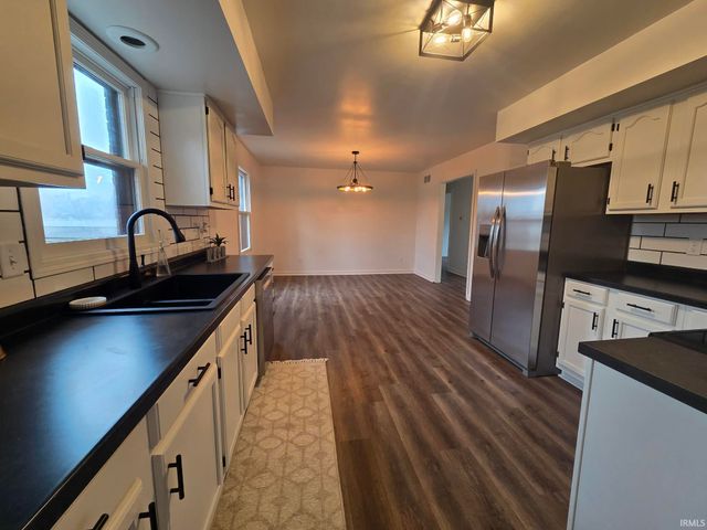 7699 Georgia Lane, Newburgh, IN 47630