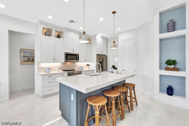 7111 Cayo Coco LN, Naples, FL 34113