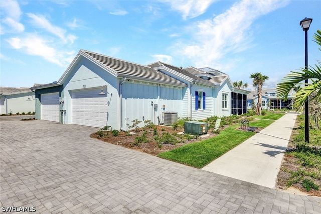 7111 Cayo Coco LN, Naples, FL 34113