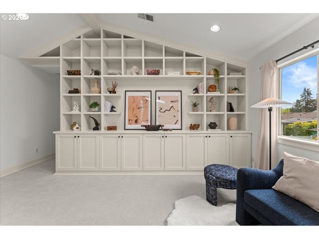 7932 N SEWARD Ave, Portland, OR 97217