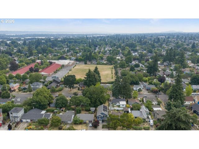 7932 N SEWARD Ave, Portland, OR 97217