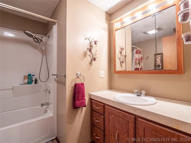 325 E Crisler, Mcalester, OK 74501