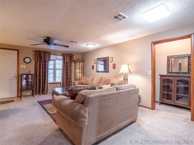 325 E Crisler, Mcalester, OK 74501