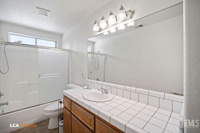 9205 Chesaw Court, Bakersfield, CA 93312