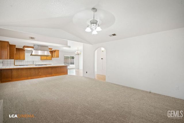 9205 Chesaw Court, Bakersfield, CA 93312