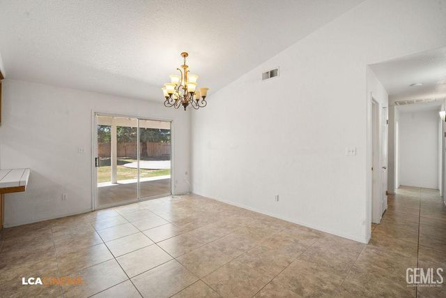 9205 Chesaw Court, Bakersfield, CA 93312