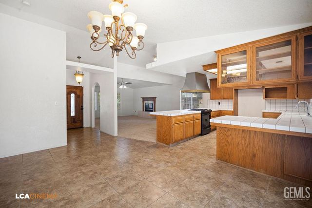 9205 Chesaw Court, Bakersfield, CA 93312