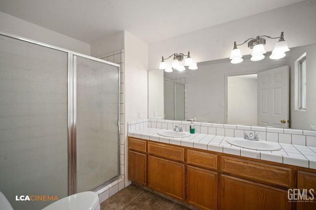 9205 Chesaw Court, Bakersfield, CA 93312