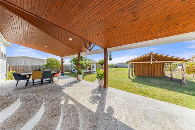320 El Rey DR, Kyle, TX 78640
