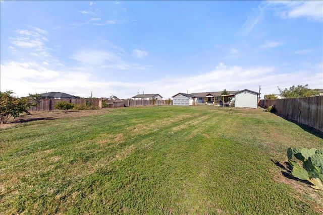 320 El Rey DR, Kyle, TX 78640