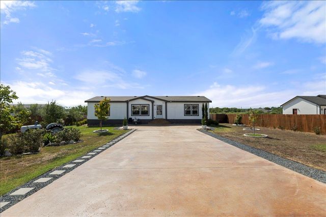 320 El Rey DR, Kyle, TX 78640