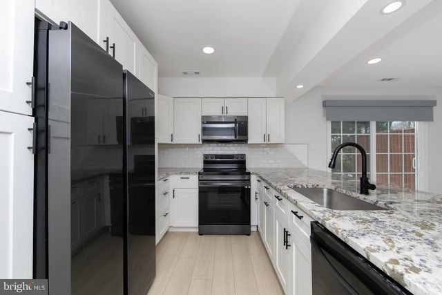 37 JAMES RUN, Cherry Hill, NJ 08002