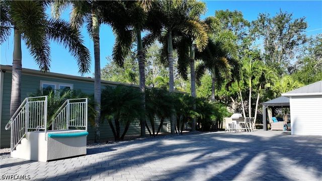 5740 Maplewood CT, Fort Myers, FL 33905