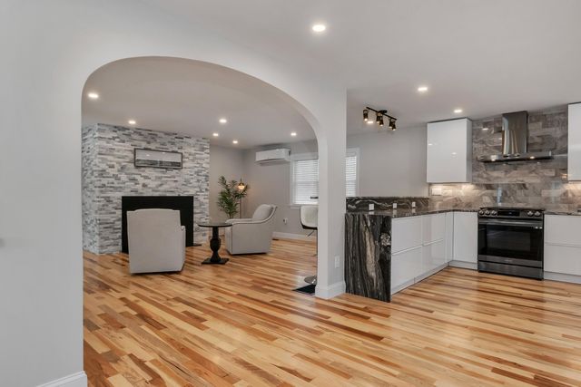 2 Ernst Way, Harwich Port, MA 02646
