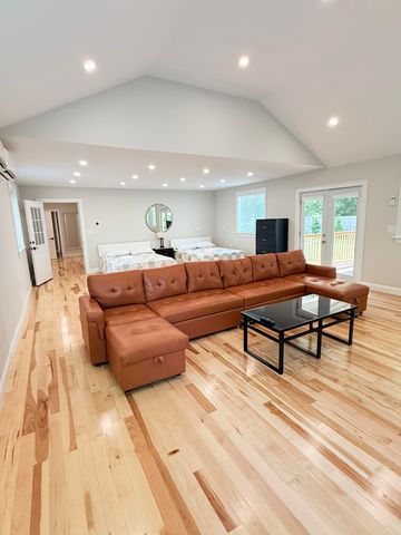 2 Ernst Way, Harwich Port, MA 02646