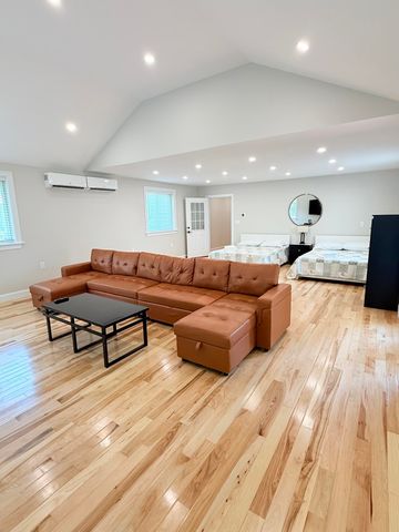2 Ernst Way, Harwich Port, MA 02646