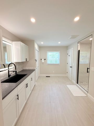 2 Ernst Way, Harwich Port, MA 02646