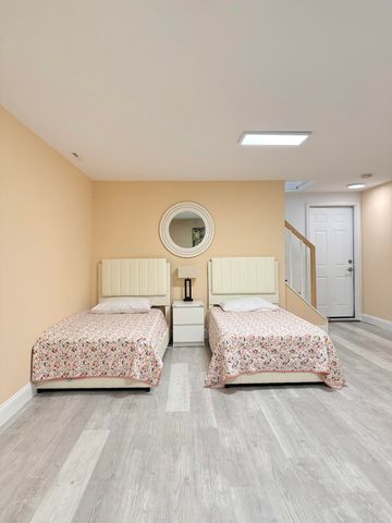 2 Ernst Way, Harwich Port, MA 02646
