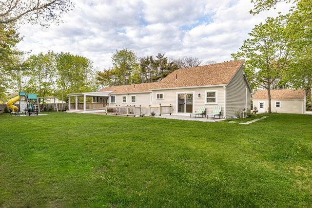 2 Ernst Way, Harwich Port, MA 02646