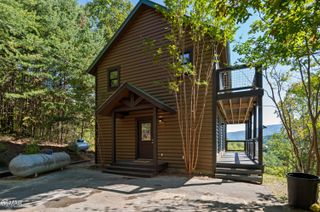2526 Raccoon Hollow Way, Sevierville, TN 37862