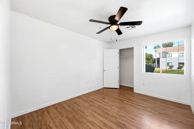 3065 N 67th Avenue 101, Phoenix, AZ 85033
