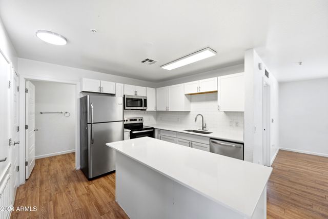 3065 N 67th Avenue 101, Phoenix, AZ 85033