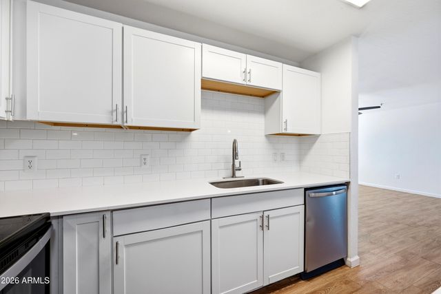 3065 N 67th Avenue 101, Phoenix, AZ 85033