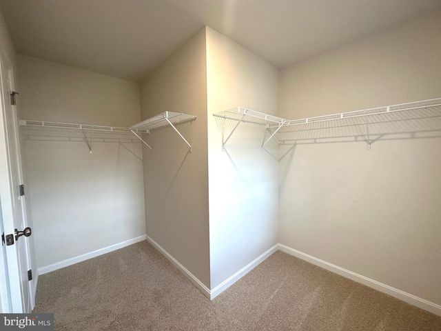 124 CHARING CROSS DR, Stephens City, VA 22655