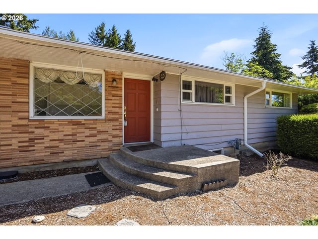 18284 S HOLLY Ln, Oregon City, OR 97045