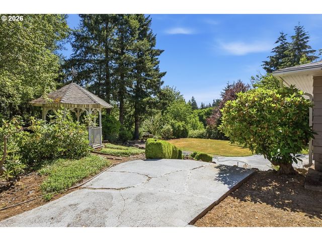 18284 S HOLLY Ln, Oregon City, OR 97045