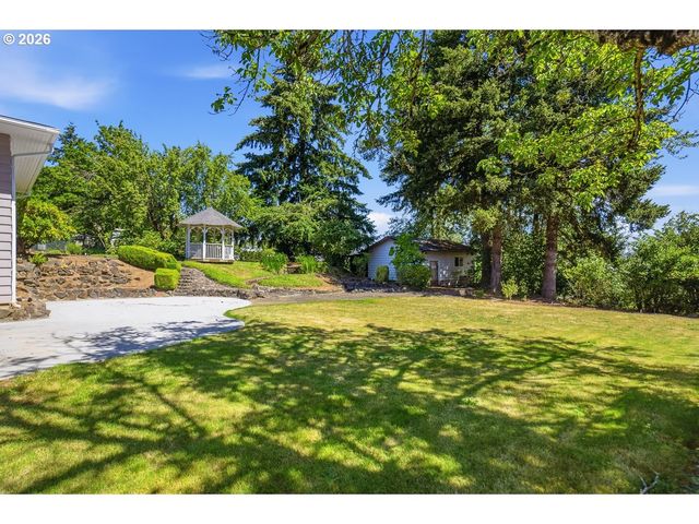 18284 S HOLLY Ln, Oregon City, OR 97045