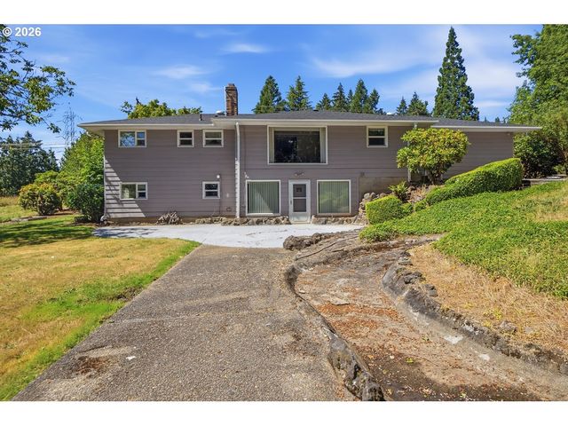 18284 S HOLLY Ln, Oregon City, OR 97045