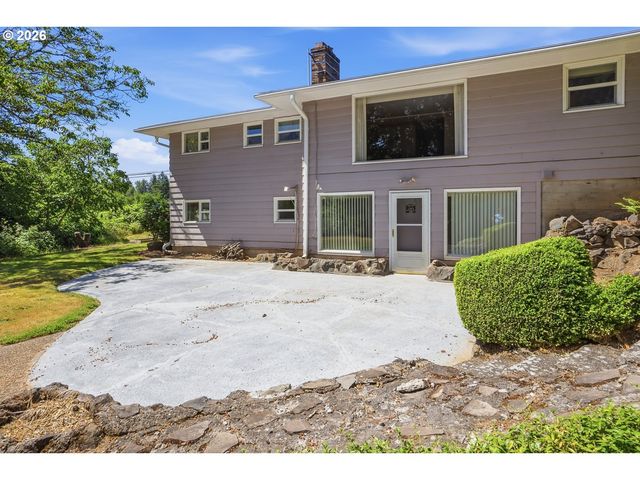 18284 S HOLLY Ln, Oregon City, OR 97045