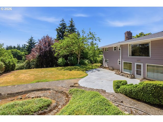 18284 S HOLLY Ln, Oregon City, OR 97045