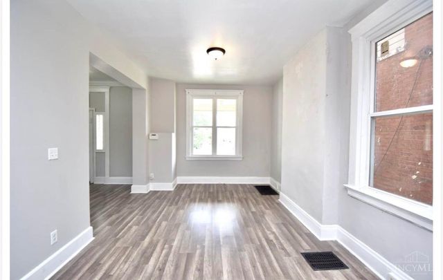 1015 Purcell Avenue, Cincinnati, OH 45205