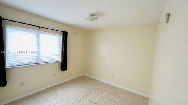 2415 NW 16th St Rd 603-1, Miami, FL 33125