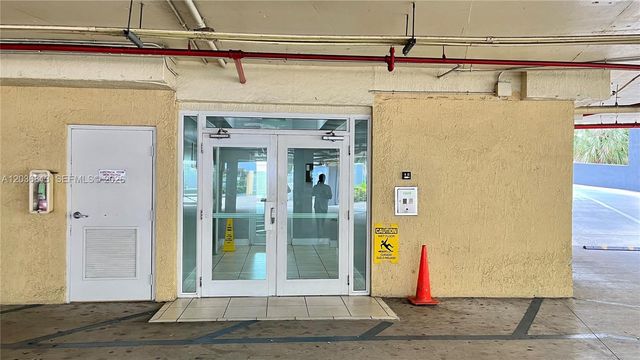 2415 NW 16th St Rd 603-1, Miami, FL 33125