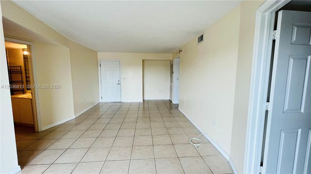2415 NW 16th St Rd 603-1, Miami, FL 33125