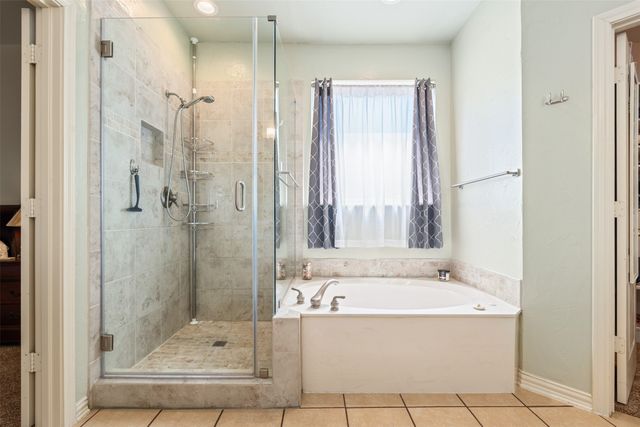 8112 Kentwood Drive, North Richland Hills, TX 76182