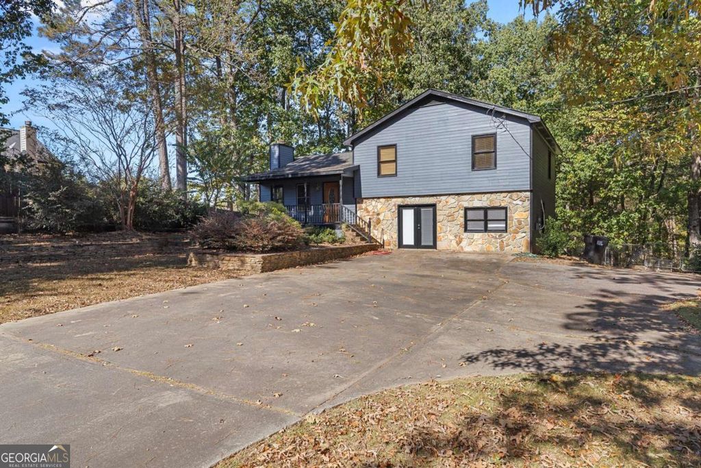 2845 Sardis Drive, Buford, GA 30519